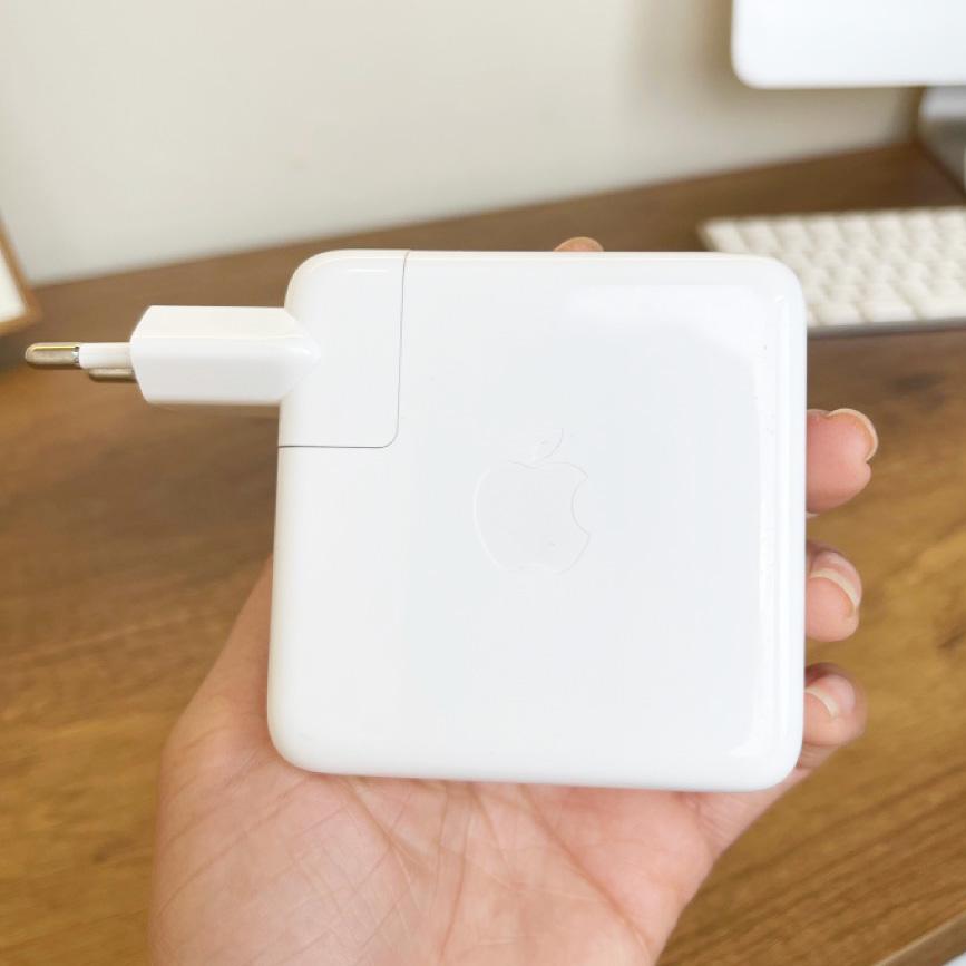 Cargador Original en caja MacBook 67W USB C